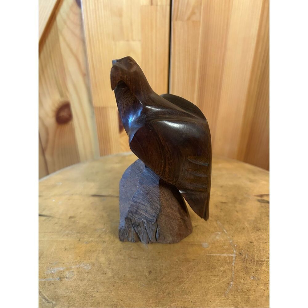 Hecho En Mexico art carved wood Eagle figure 2.75x5” (5189)